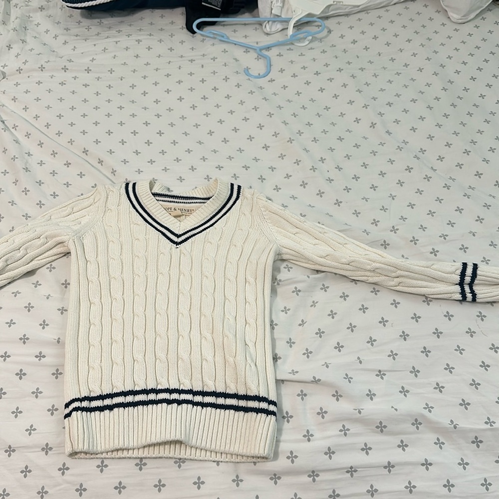 Great sweater for boy and girls size small
